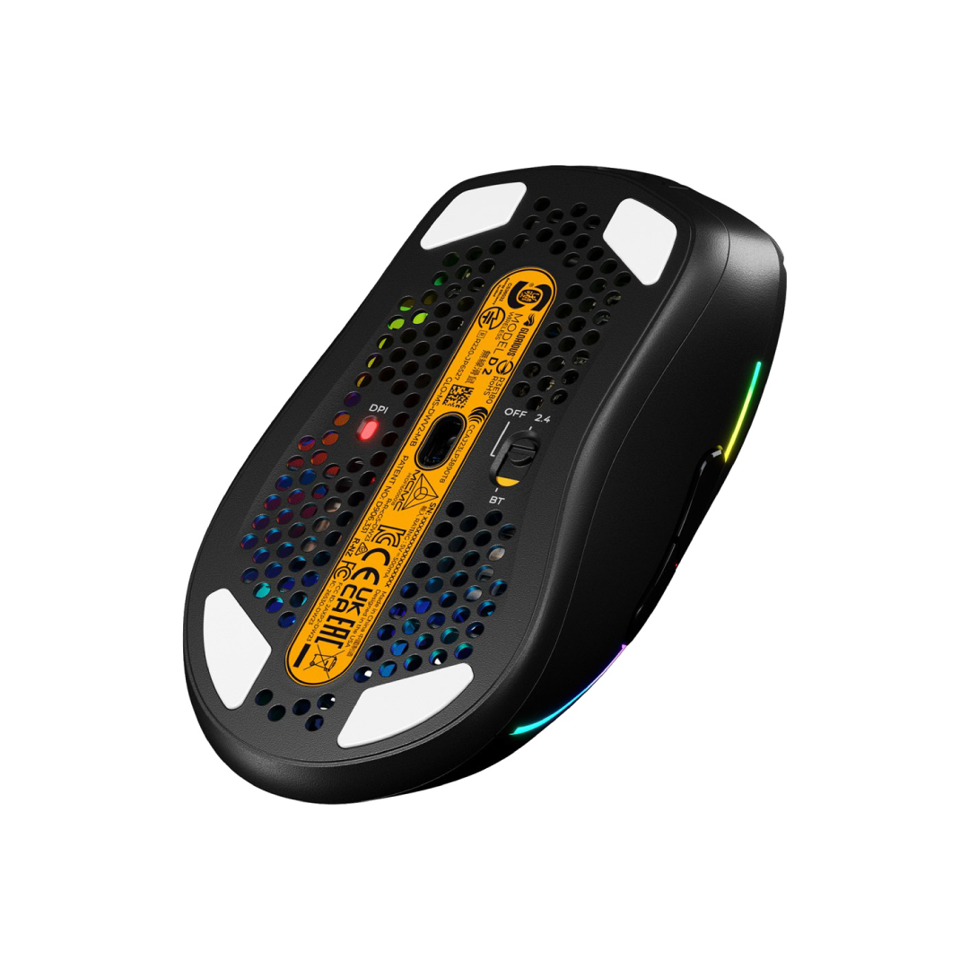 Superior comfort meets speed and control. Crafted to fit the hand's natural contours, the Model D 2 Wireless prevents wrist fatigue to keep you gaming at peak performance.